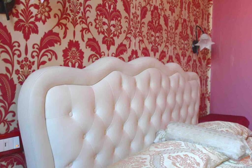 The Golden Apartment Венеция Екстериор снимка