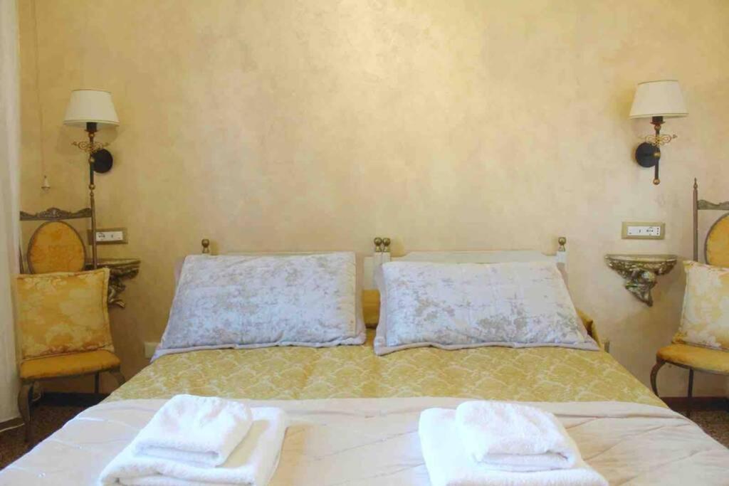 The Golden Apartment Венеция Екстериор снимка